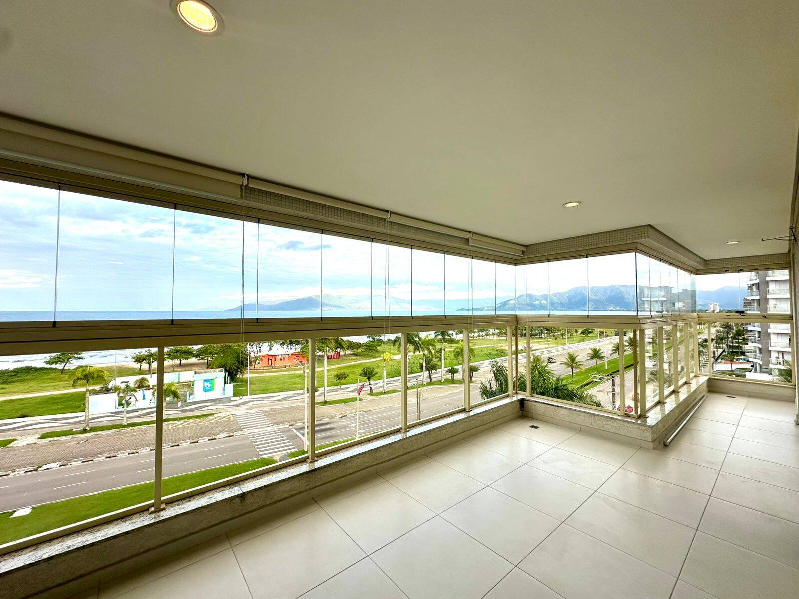 #AP027 - Apartamento para Locação em Caraguatatuba - SP