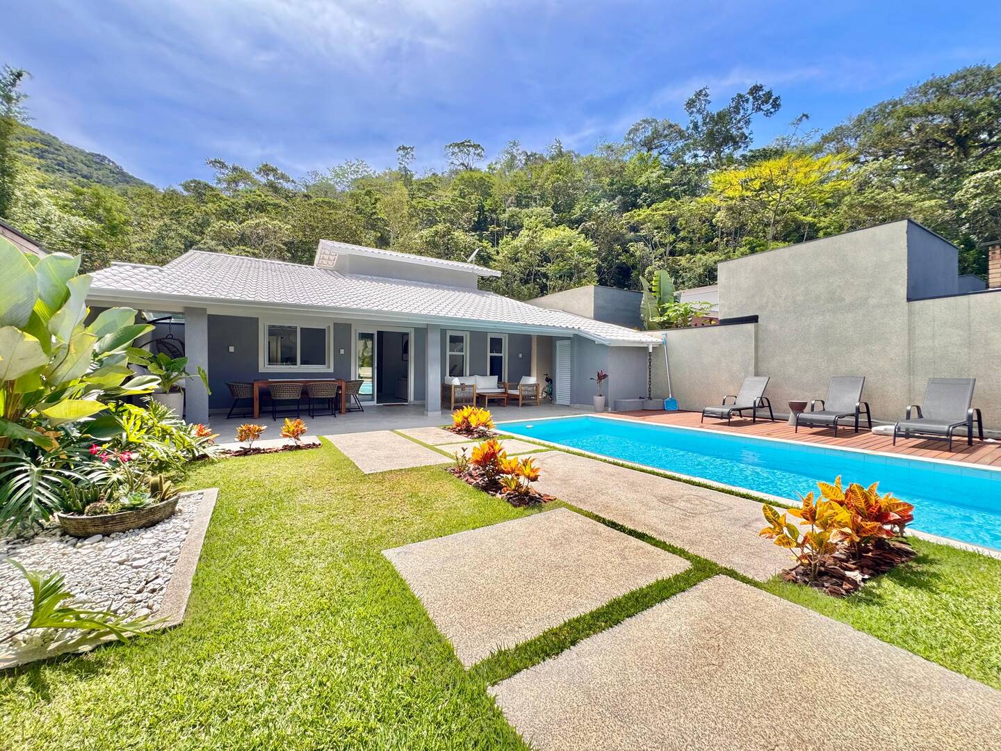 #MV879 - Casa em condomínio para Venda em Caraguatatuba - SP