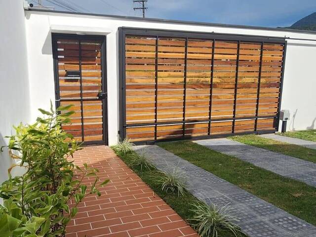 Casa para Venda em Caraguatatuba - 5