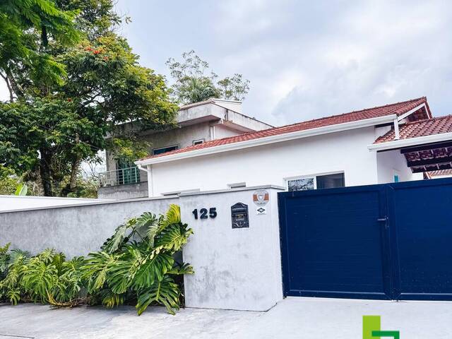 #RES005 - Casa para Venda em Caraguatatuba - SP - 2