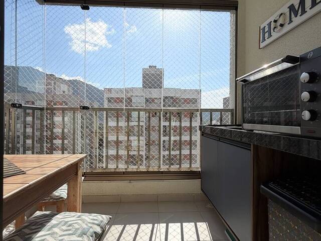 Apartamento para Venda em Caraguatatuba - 2