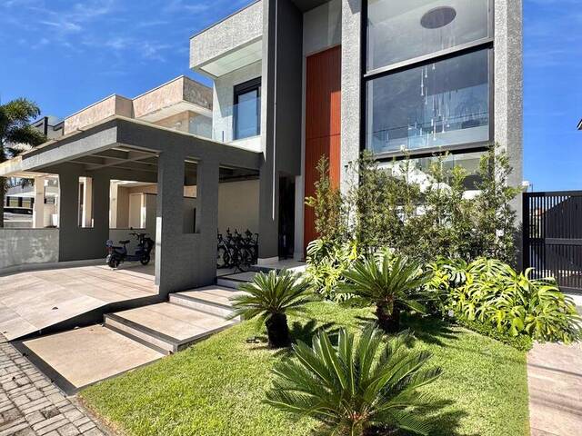 Casa em condomínio para Venda em Caraguatatuba - 2
